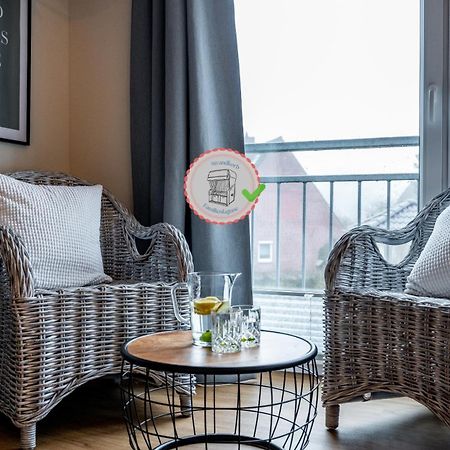 Kuestenkojen Mit 4 Ferienwohnungen Fuer 1 Bis 8 Pers Mit Diversen Schlafzimmern, Garten Oder Balkon 比苏姆 外观 照片